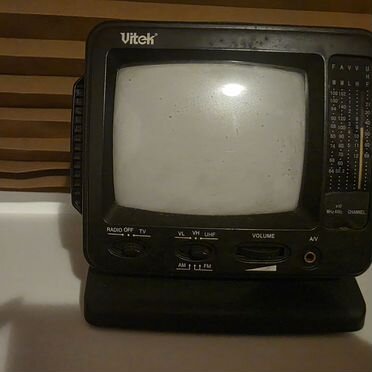 Телевизор с радиоприемником Vitek VT-3551