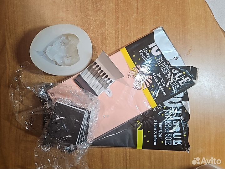 Тишью, форма