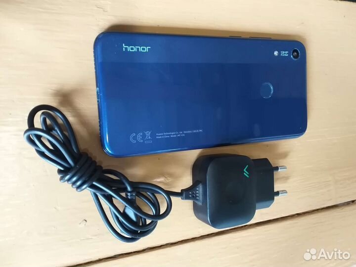 Телефон Honor 8a