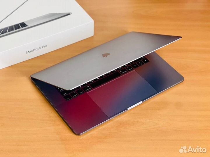 Macbook Pro 15 2017 Touch Bar 16gb/500 (в идеале)