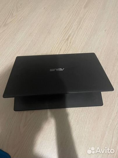 Ноутбук asus