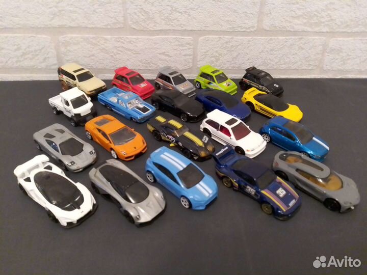Hot wheels машинки
