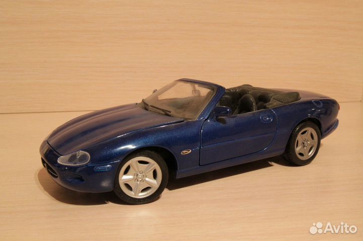 Машинки коллекционные (модели), масштаб 1:24