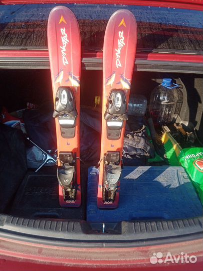 Сноуборд, горные лыжи, ботинки, палки, очки