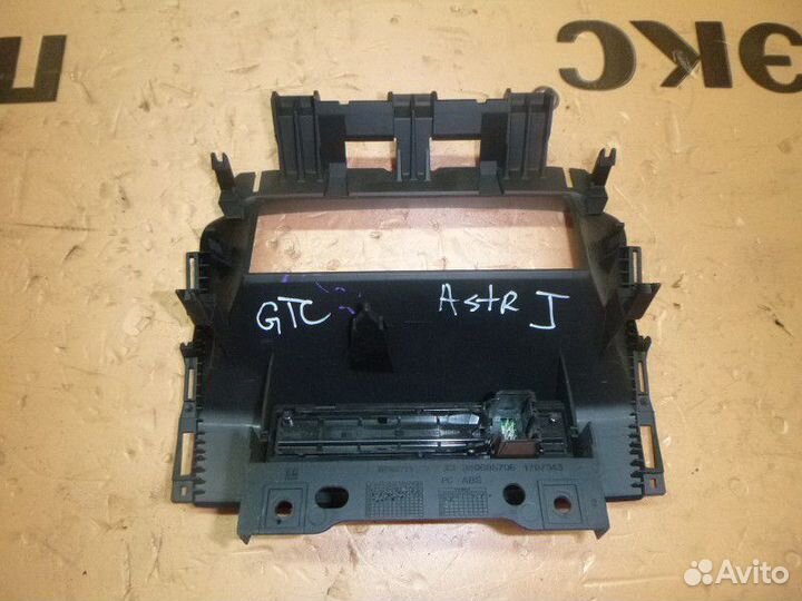 Кнопка аварийной сигнализации opel astra J 2010