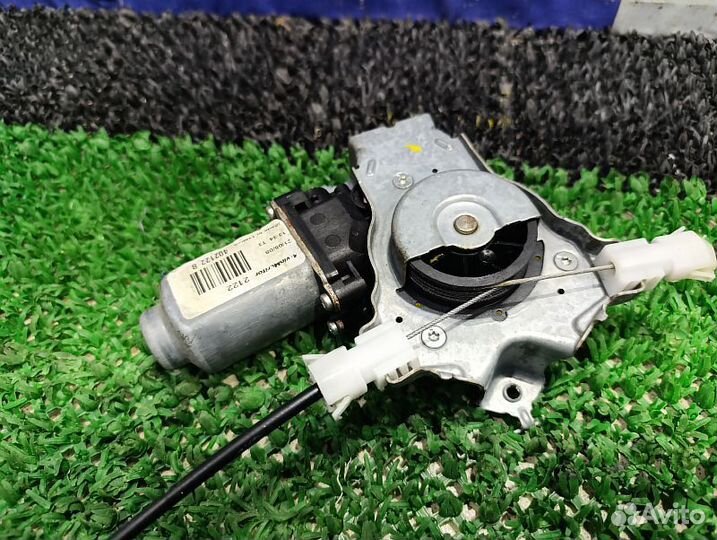 Стеклоподъемник передний правый Nissan Pathfinder