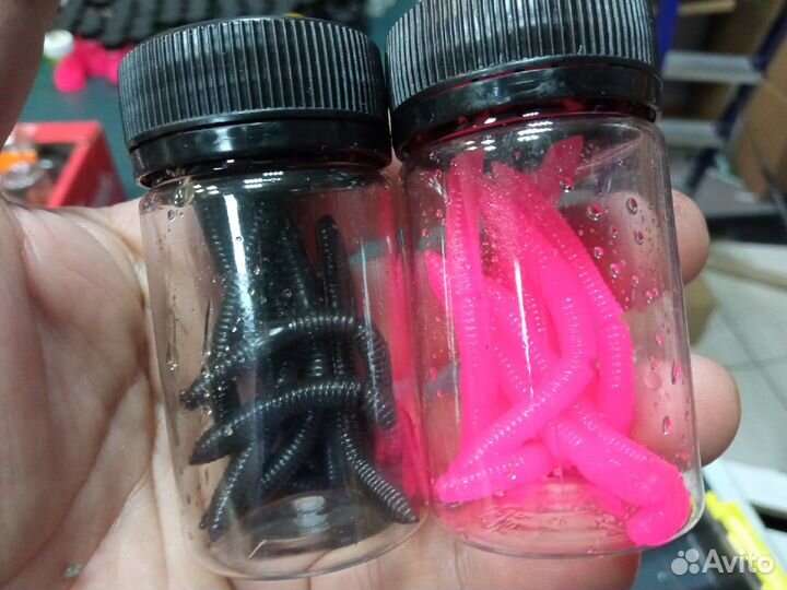 Набор черных и розовых форелевых приманок