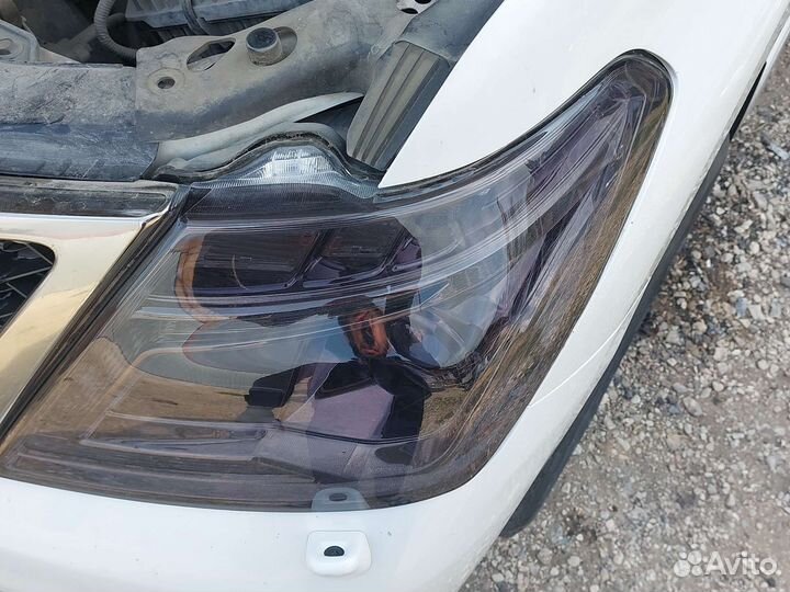 Nissan Patrol Y62 Фара левая