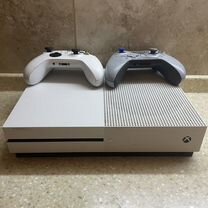 Xbox one s 2 геймпада 1tb