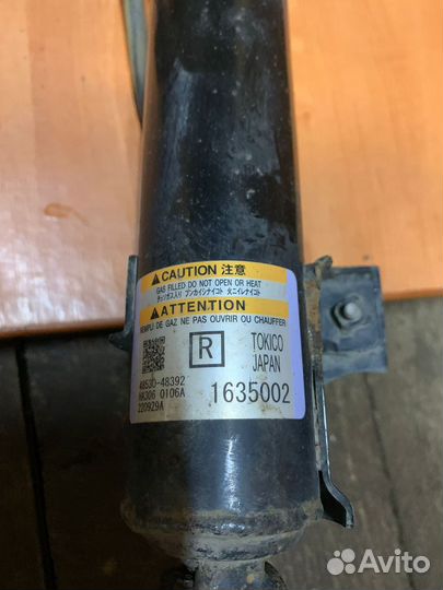 Амортизаторы задние Lexus rx 4