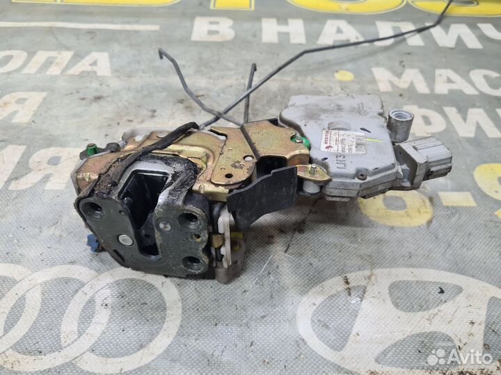 Замок двери передний левый Nissan Maxima A32