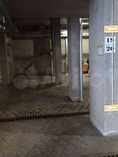 Машиноместо, 13 м²