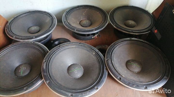 Продам колонки и два уселка 35 000