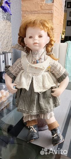 Кукла фарфоровая коллекционная