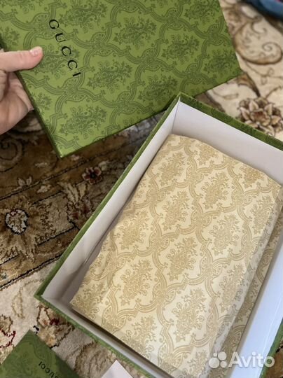 Коробка gucci с документами и подарочной бумагой