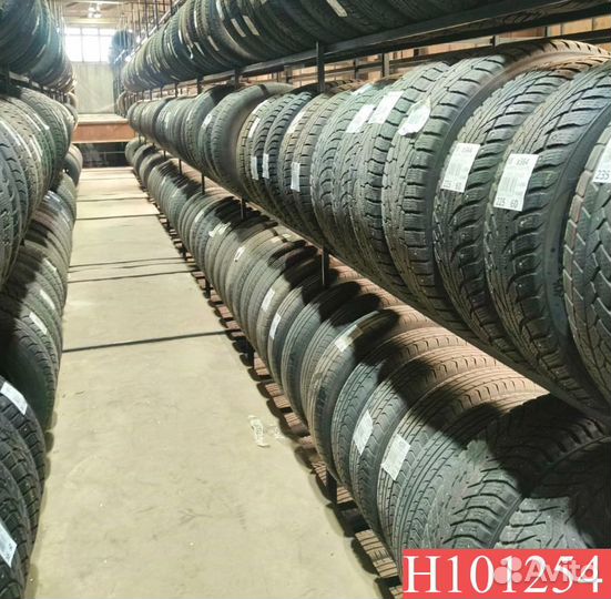 Nokian Tyres Hakkapeliitta R2 SUV 235/60 R18 105P