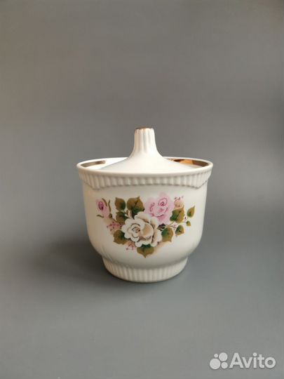 Сахарница большая фарфоровая СССР
