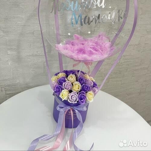 Букет роз и баблс шар с перьями