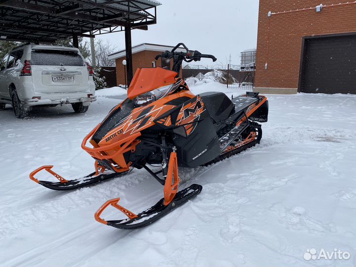 Arctic cat M8000