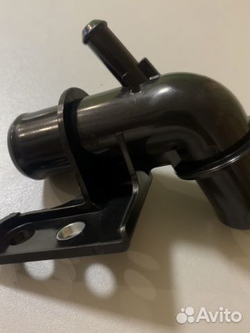 Патрубок-тройник 16057-37010 16057-37021 toyota