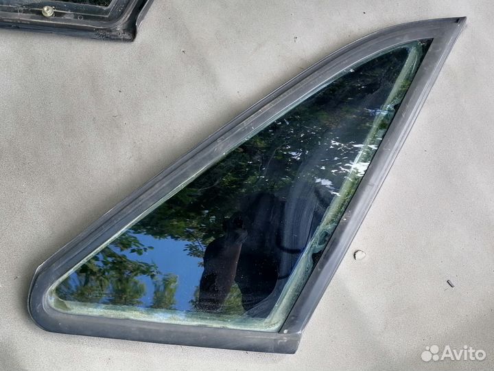 Стекло кузовное глухое заднее VW Passat B3