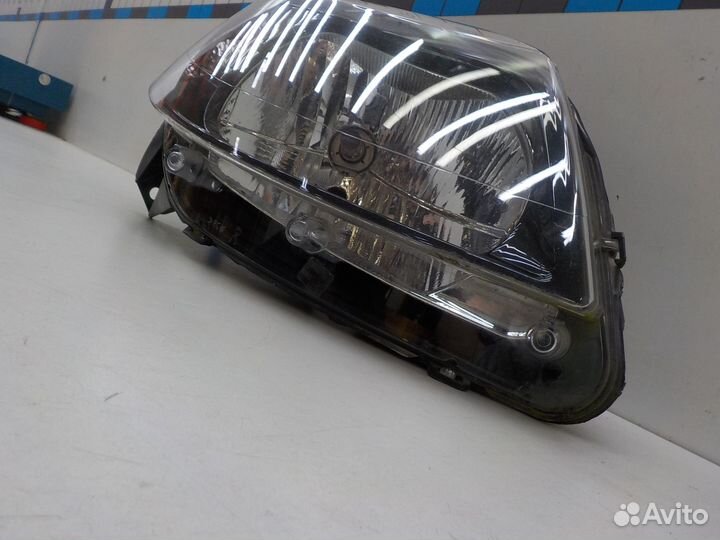 Фара правая Renault Sandero 2009