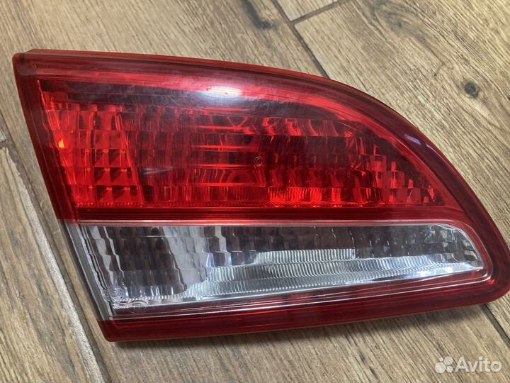 Фонарь задный правый
