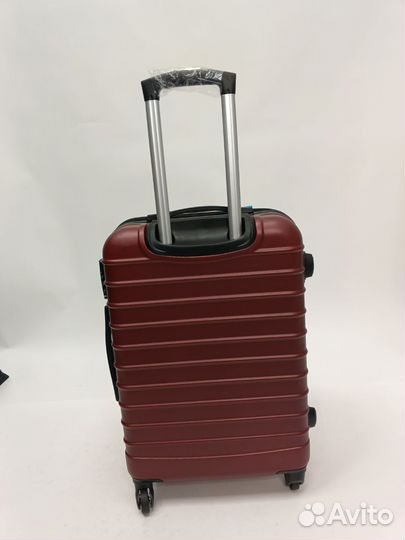 Чемодан на колесах новый