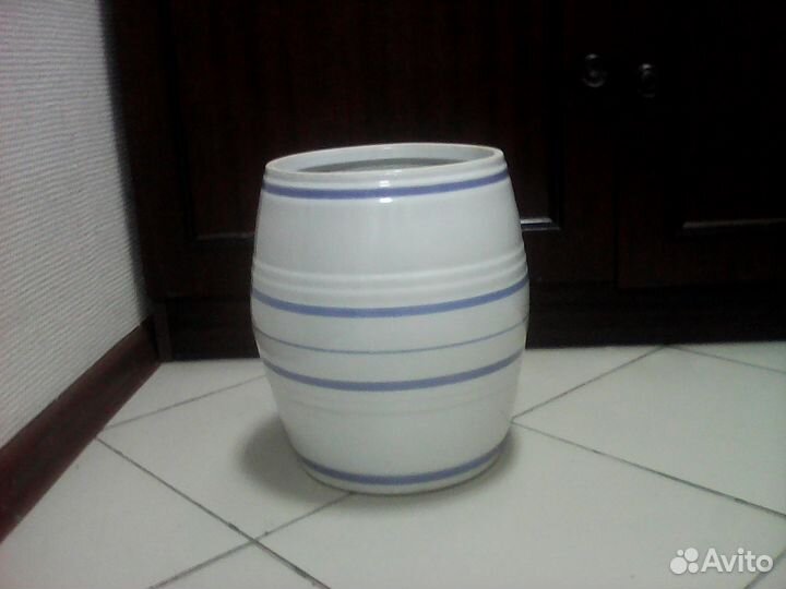 Керамическая ёмкость для растений