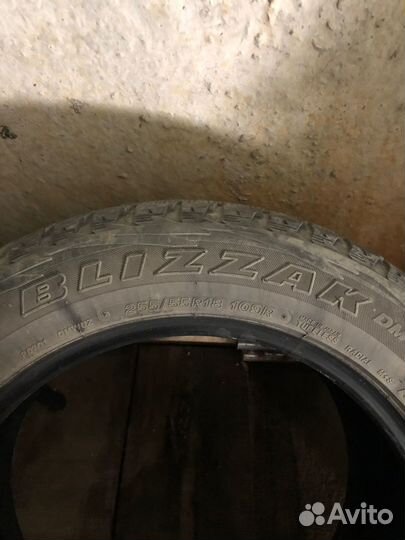 Bridgestone Blizzak DM-V2 235/55 R18