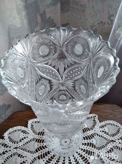 Хрустальная ваза