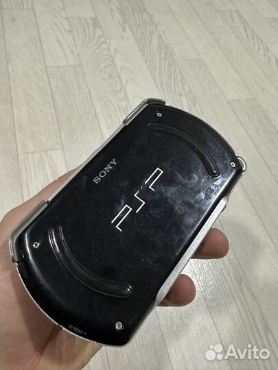 Sony PSP GO прошитая + игры