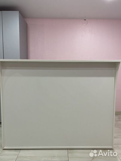 Стол со стойкой