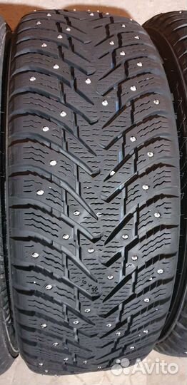 Nokian Tyres Hakkapeliitta 8 SUV 215/65 R16 98T