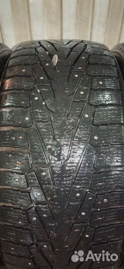 Nokian Tyres Hakkapeliitta 7 SUV 275/45 R20