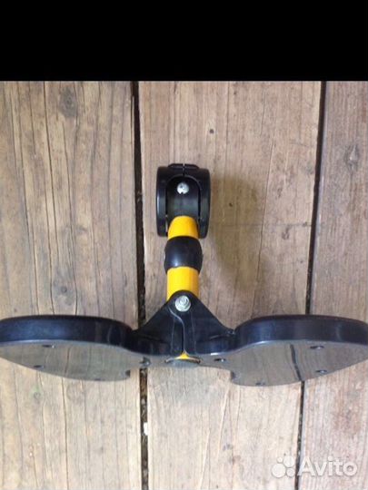 Подножка желтая на Lexus Trike