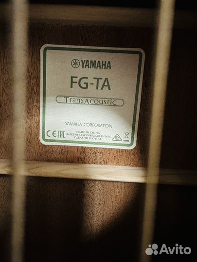 Yamaha FG-TA трансакустическая гитара