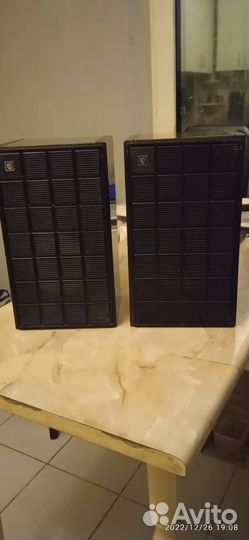 Музыкальные колонки бу, состояние новых,цена одной