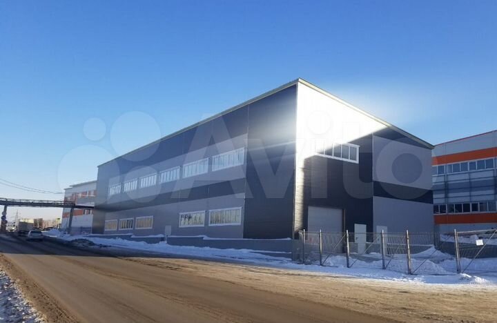 Продам склад, 700 м² первая линия