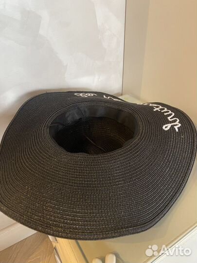 Женская черная шляпа