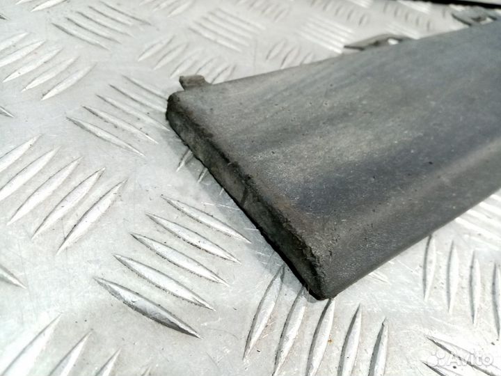 Б/У Накладка заднего бампера правая#001