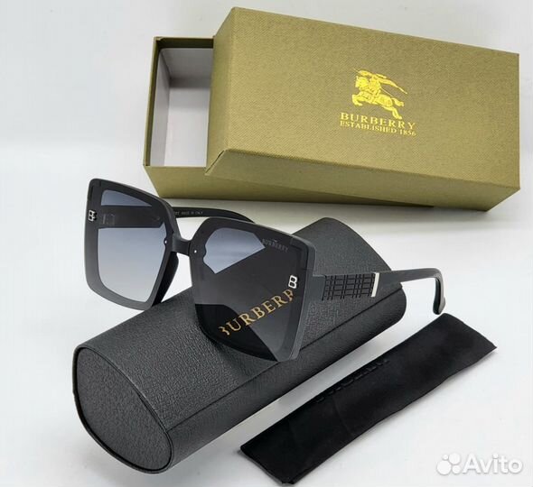 Солнцезащитные очки женские Burberry