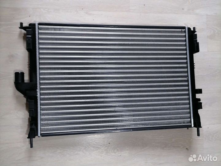 Радиатор основной Ларгус. Логан. Сандеро