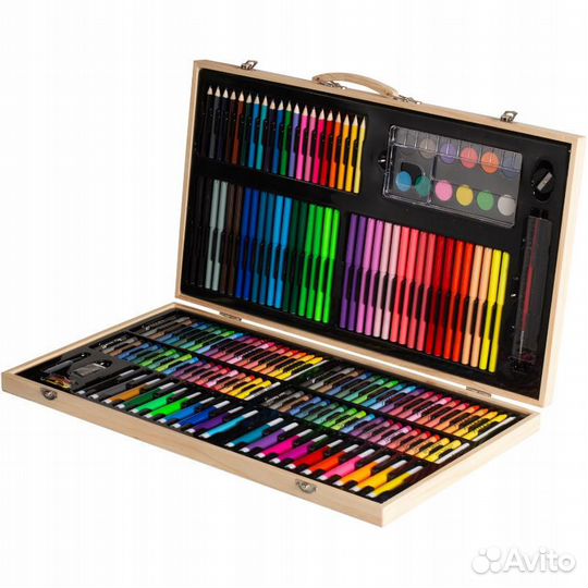 Художественный набор 220 предметов в чемодане