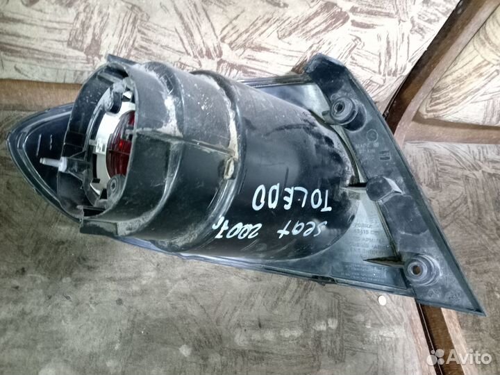 Seat toledo фонарь правый 2007г