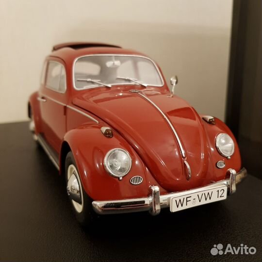 Модель авто Volkswagen Beetle 1/18