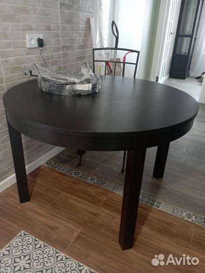 Стол IKEA Бюрста