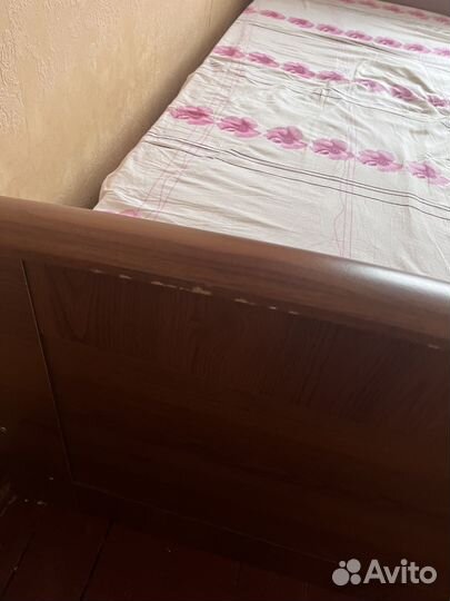 Кровать односпальная с матрасом