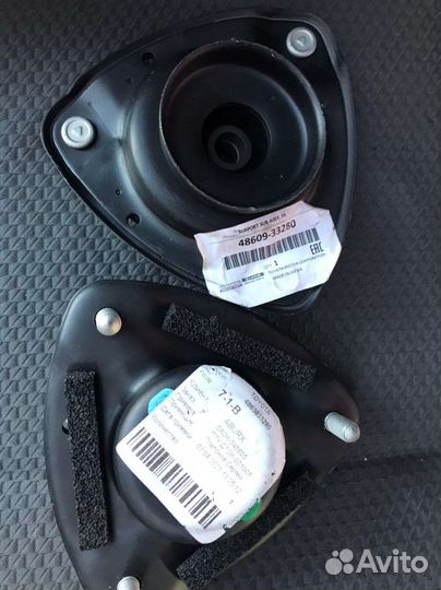 Опоры передних стоек Камри V70