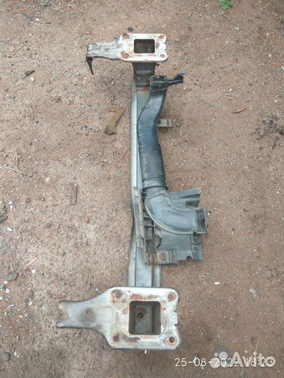 Усилитель переднего бампера Форд Мондео 4 2012 год